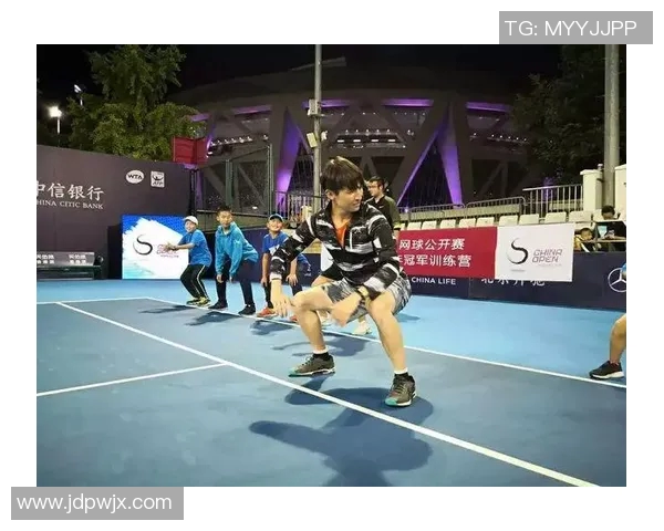 南京网球队耐力训练引发热议球员表现与教练策略之争 南京网球队耐力训练引发热议球员表现与教练策略之争