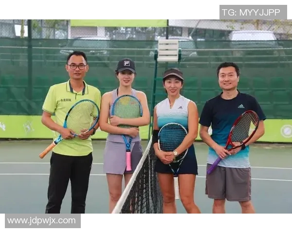 南京网球队团队协作的创新实践与热议探讨 南京网球队团队协作的创新实践与热议探讨