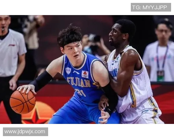 北京篮球队灵活性引发热议球迷与专家观点交锋分析 北京篮球队灵活性引发热议球迷与专家观点交锋分析