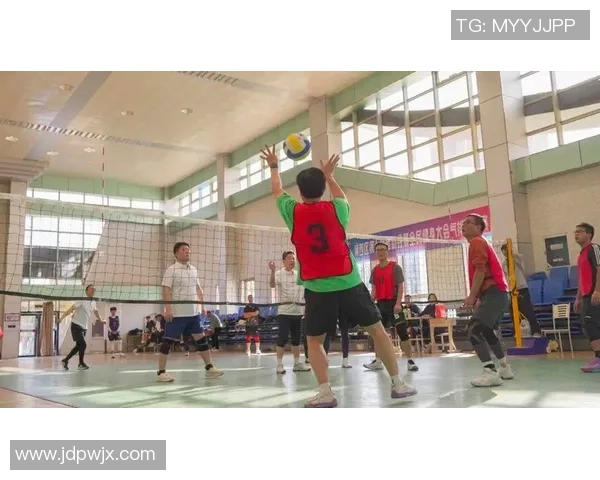 南京排球队战术创新引领潮流助力球队在排球赛场上崭露头角