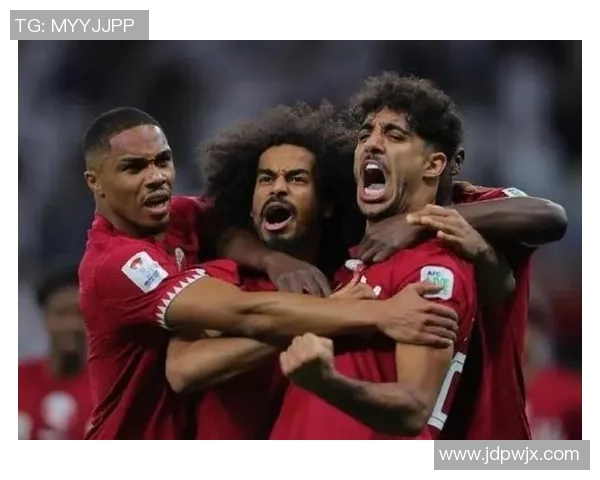 足球明星在赛场上逆袭成功击败劲敌展现超凡实力与团队合作精神